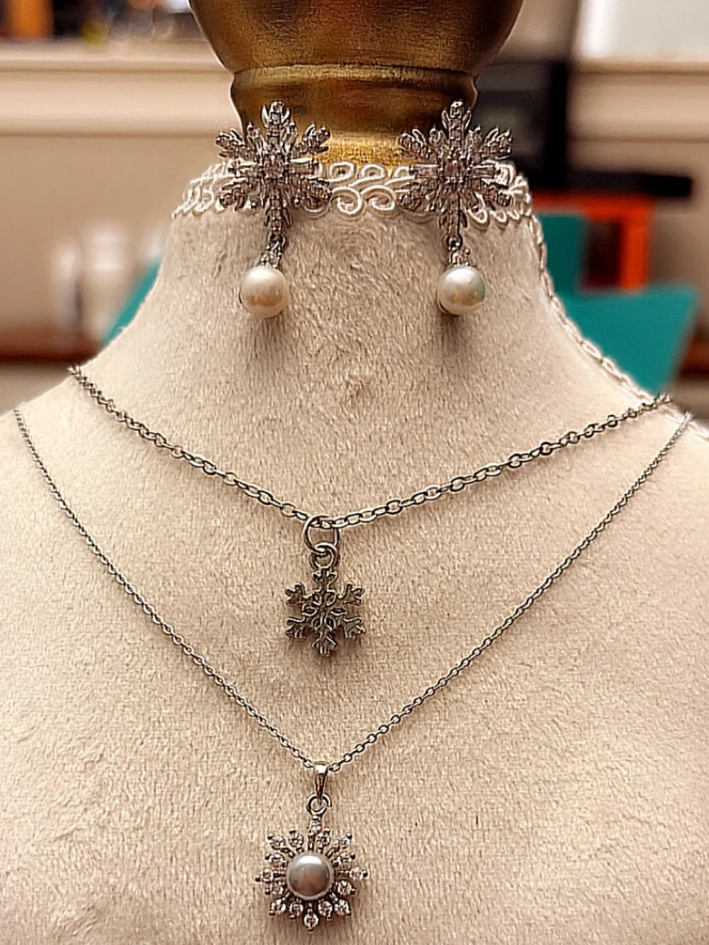 Delicate Silver Snowflake & Pearl Layered Necklace Set